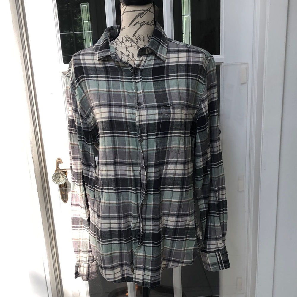 MOSSIMO SUPPLY CO. BUTTON DOWN SHIRT